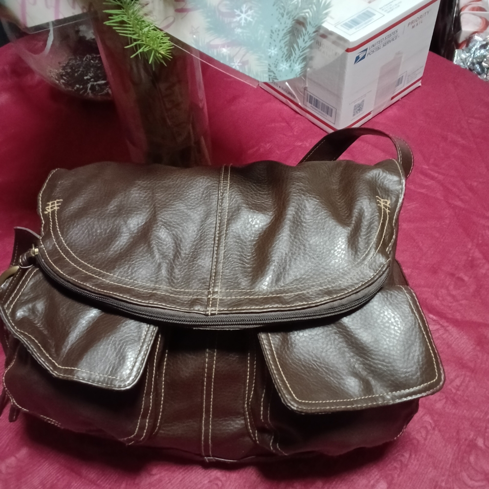 Elegant Brown Leather Travel Bag